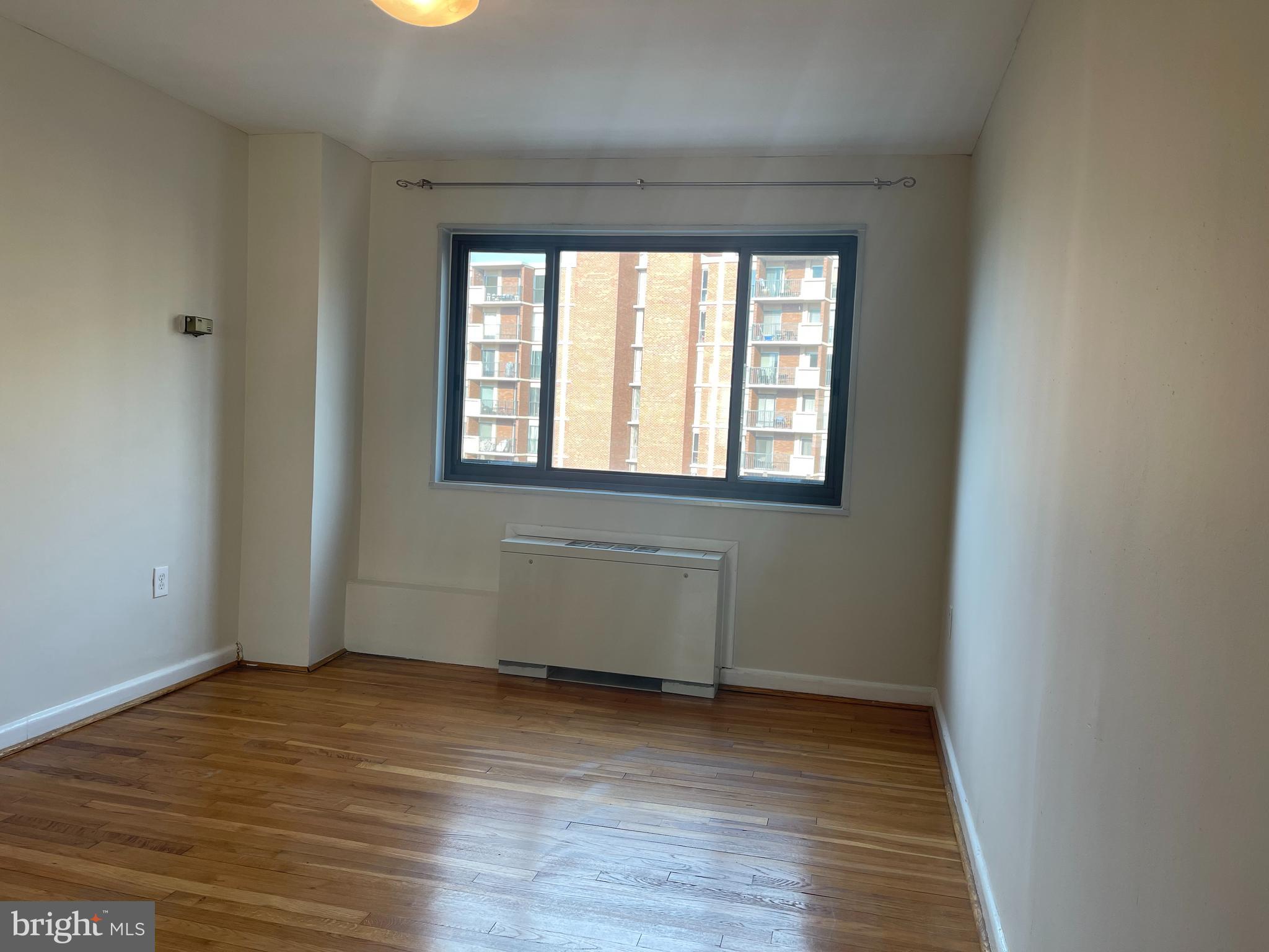 1200 South Arlington Ridge Road, Unit 607 Arlington, VA 22202 - Photo 15 of 18 2nd Bedroom