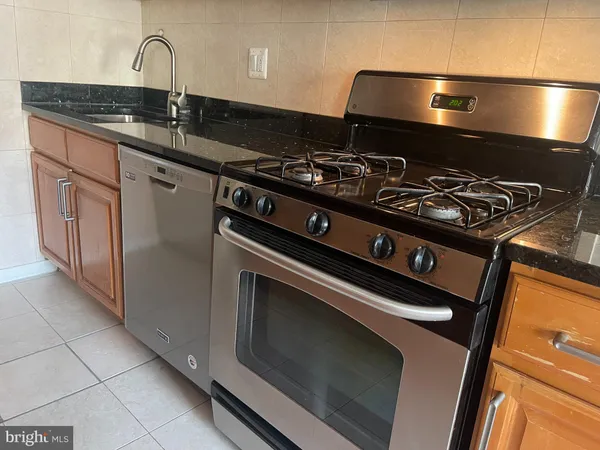 $2,200 | 1200 South Arlington Ridge Road, Unit 607, Arlington, VA 22202