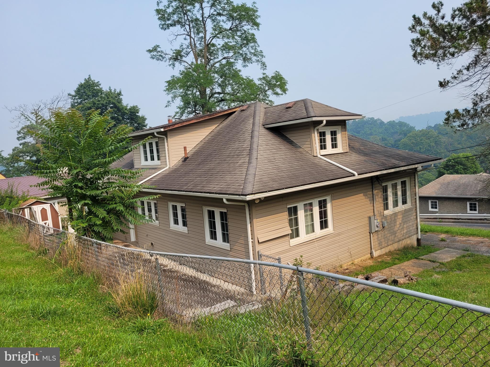885 Braddock Road Cumberland, MD 21502 - Photo 3 of 43