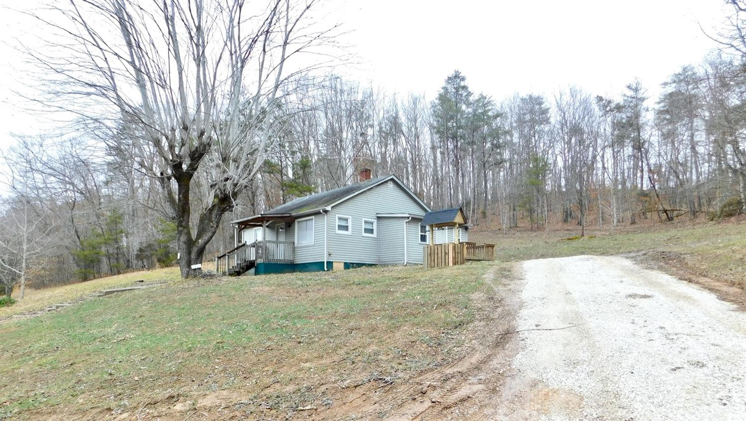 7320 Winchester Road Irvine, KY 40336 - Photo 5 of 36 Photo 5