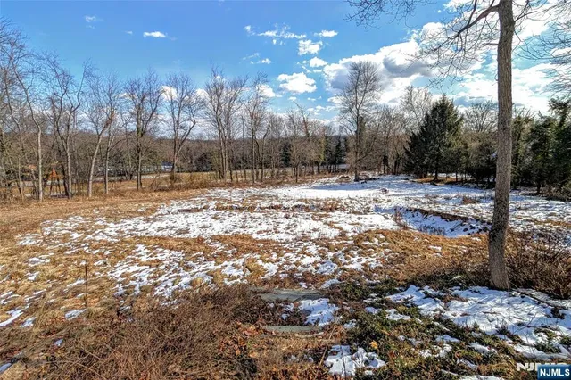 $499,999 | 100 Overlook Drive, Woodcliff Lake, NJ 07677