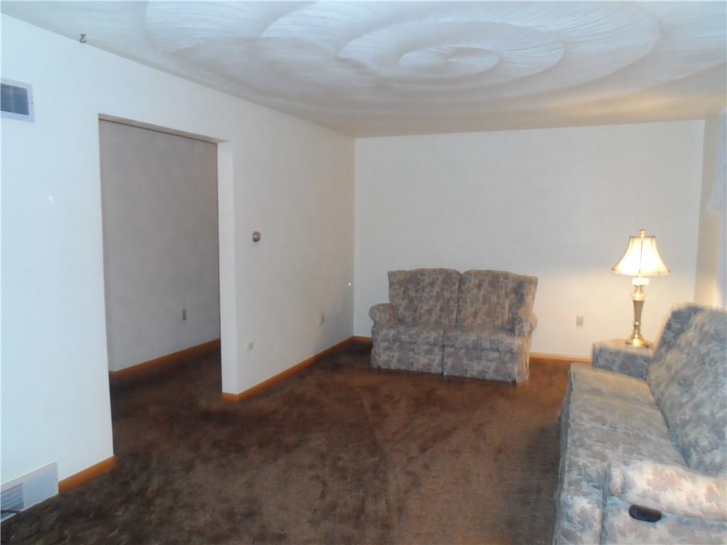 186 Oak Ridge Drive Butler, PA 16002 - Photo 6 of 25