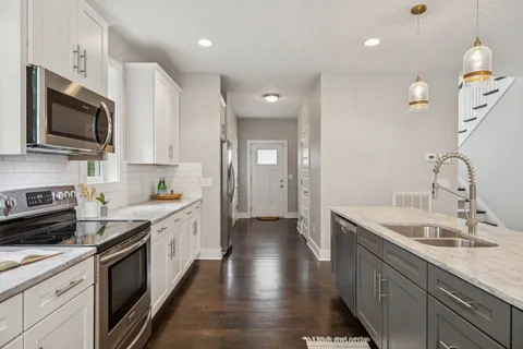 $750,000 | 703 B Skyview Drive, Nashville, TN 37206