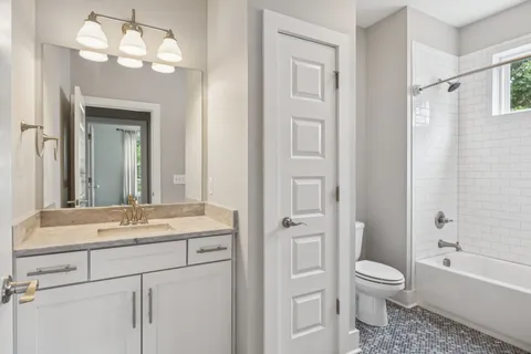 $750,000 | 703 B Skyview Drive, Nashville, TN 37206