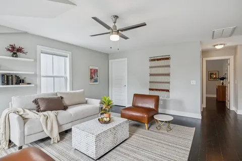 $750,000 | 703 B Skyview Drive, Nashville, TN 37206