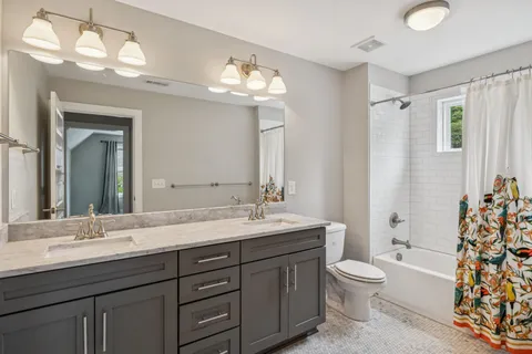 $750,000 | 703 B Skyview Drive, Nashville, TN 37206