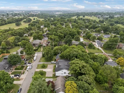 $750,000 | 703 B Skyview Drive, Nashville, TN 37206
