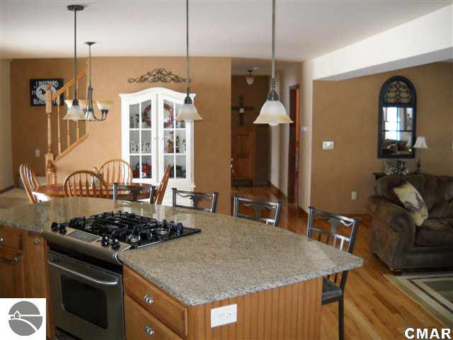 9221 North Leaton Road Clare, MI 48617 - Photo 4 of 8 1773755-3.JPG