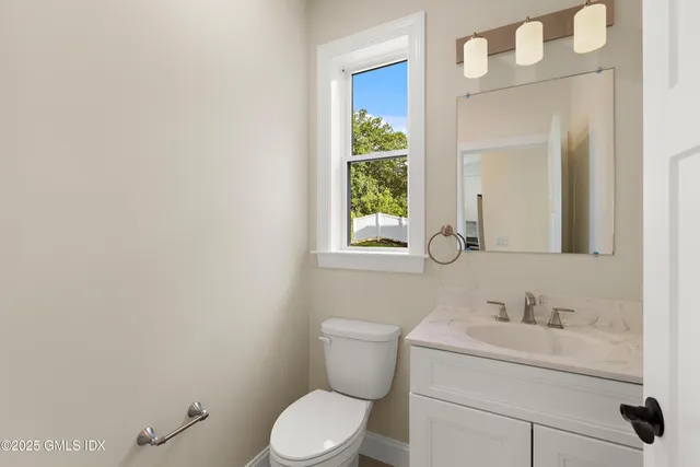 $8,000 | 10 Highland Place, Unit B, Greenwich, CT 06831