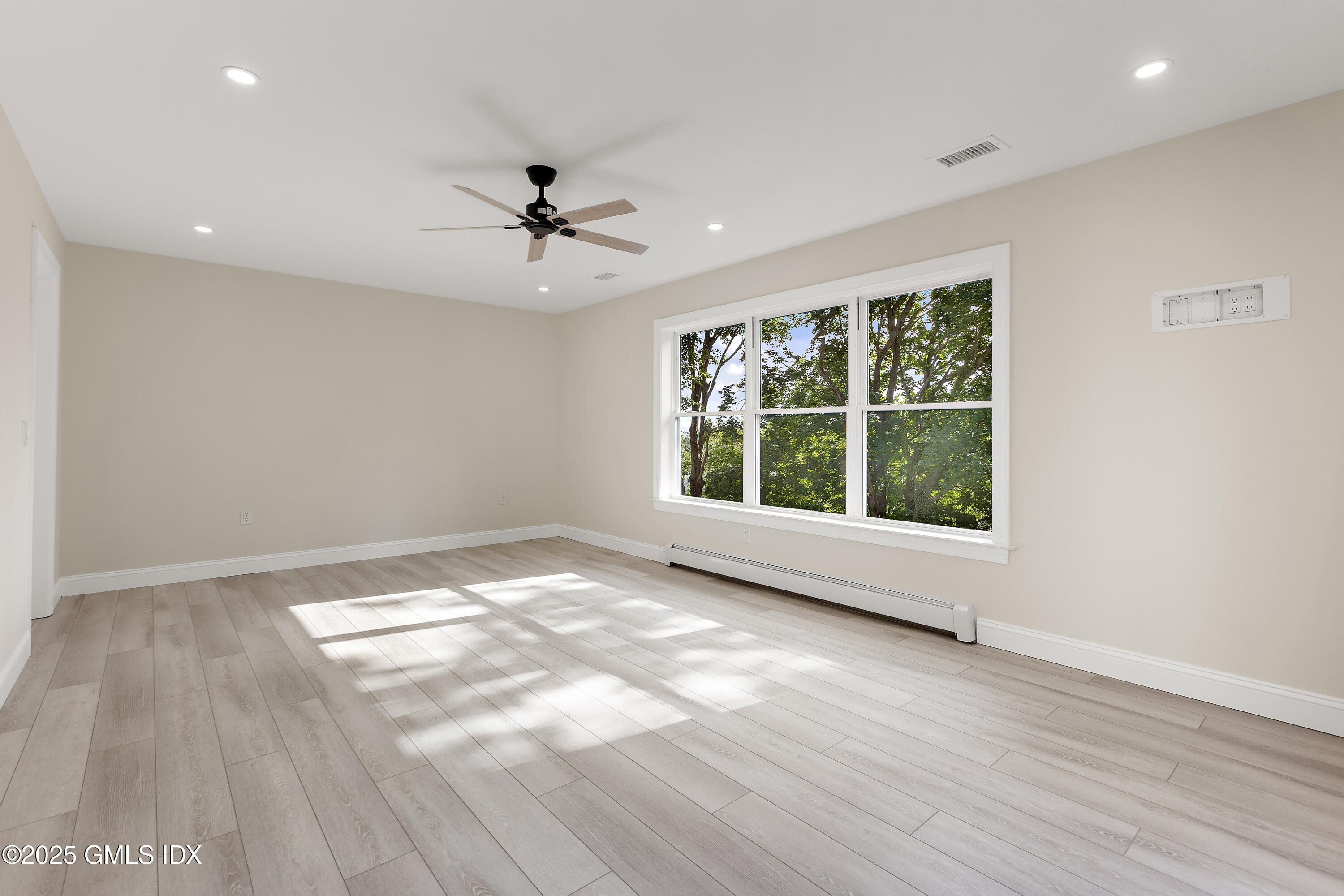 10 Highland Place, Unit B Greenwich, CT 06831 - Photo 18 of 30 10 Highland Pl Greenwich CT-15