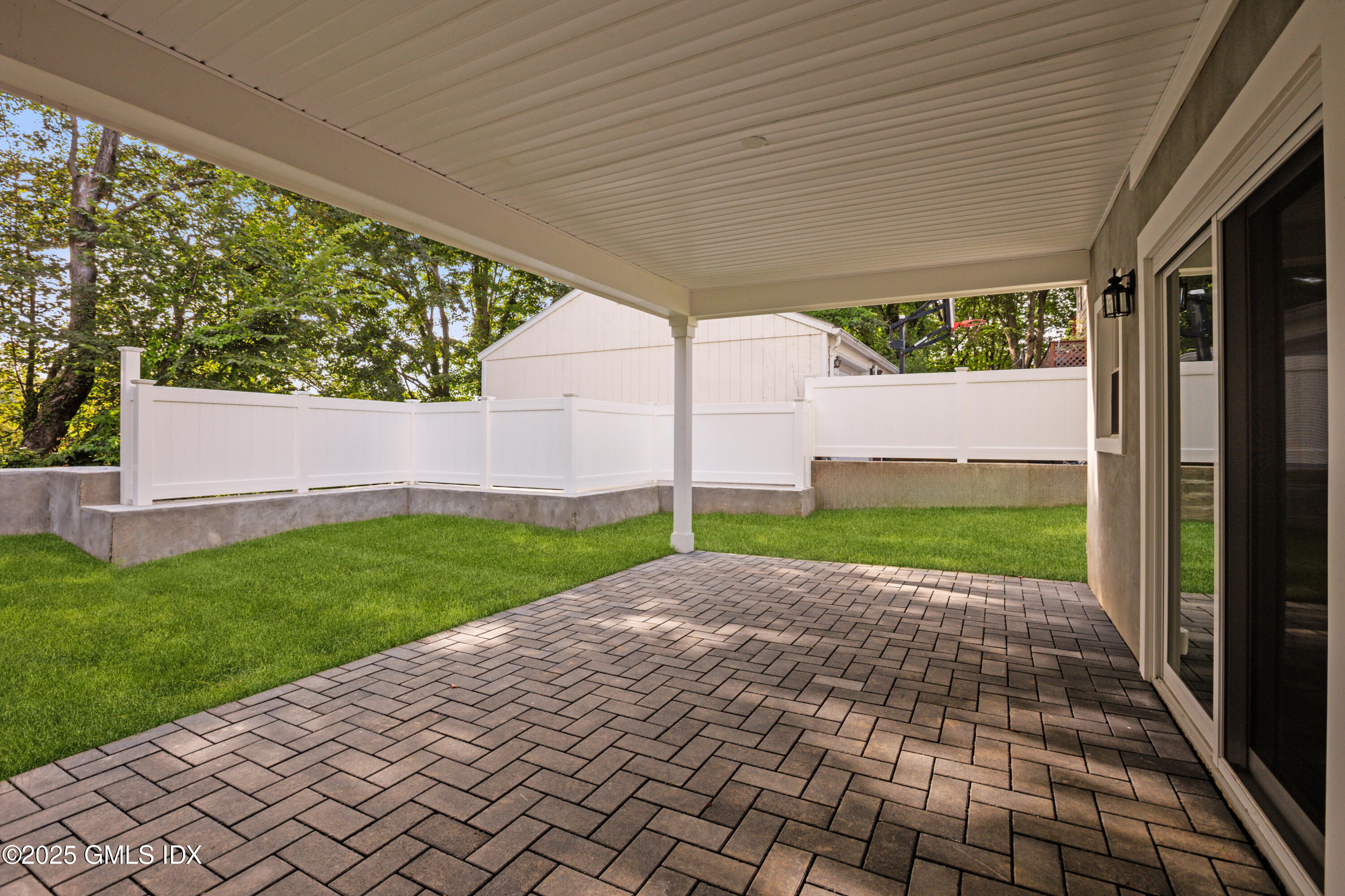 10 Highland Place, Unit B Greenwich, CT 06831 - Photo 25 of 30 10 Highland Pl Greenwich CT-8