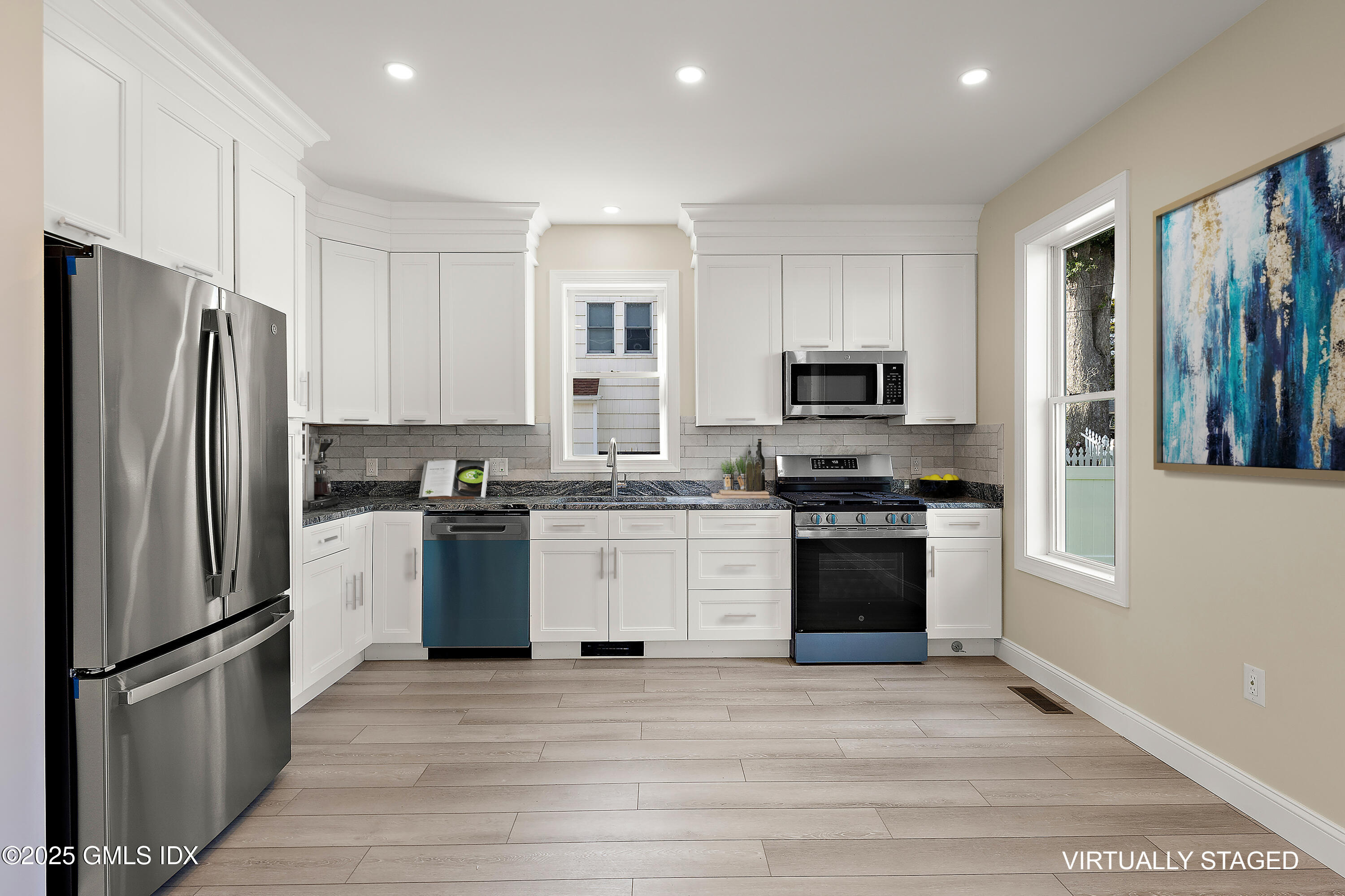 10 Highland Place, Unit B Greenwich, CT 06831 - Photo 8 of 30 10 Highland Pl Greenwich CT-19