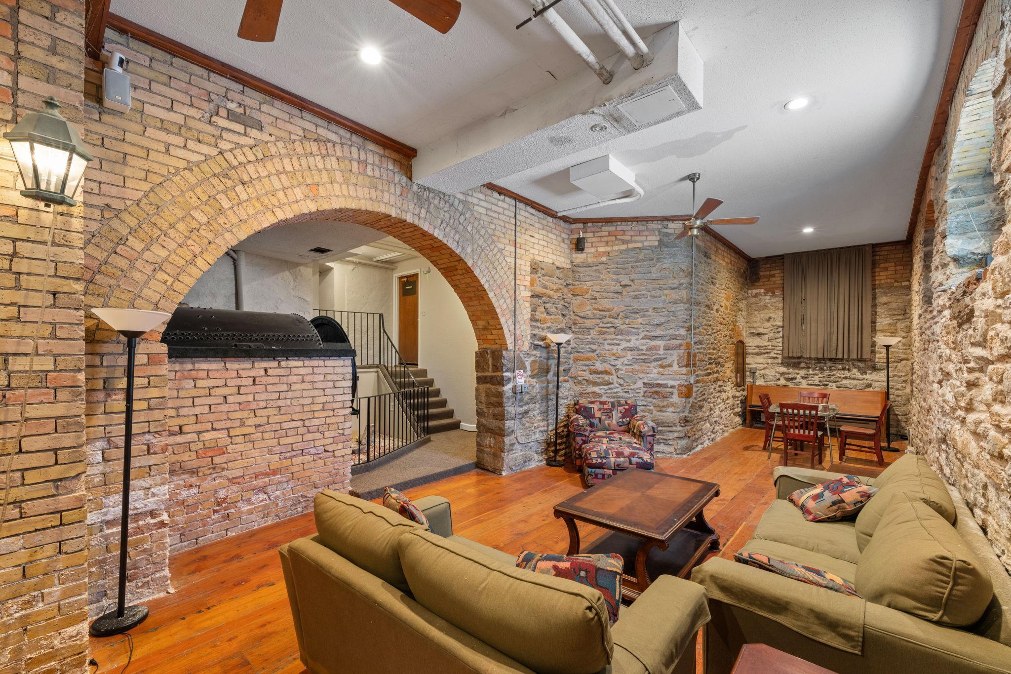 609 South 9th Street, Unit 8 Minneapolis, MN 55404 - Photo 21 of 30