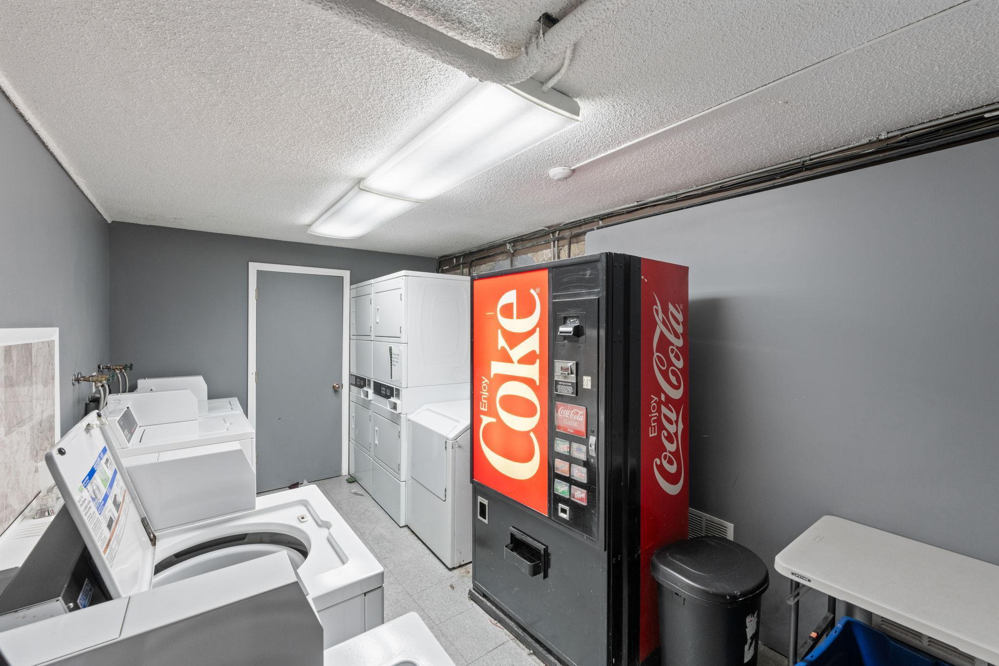 609 South 9th Street, Unit 8 Minneapolis, MN 55404 - Photo 26 of 30