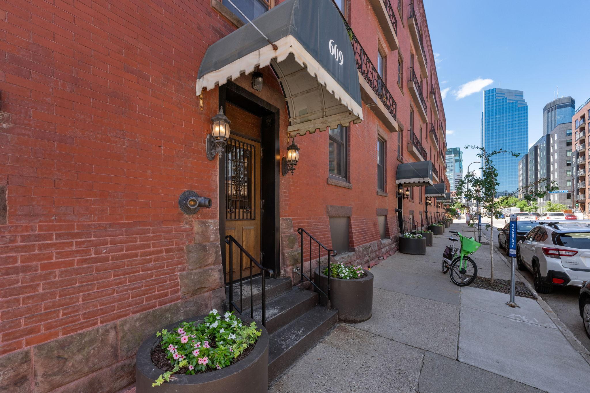 609 South 9th Street, Unit 8 Minneapolis, MN 55404 - Photo 30 of 30