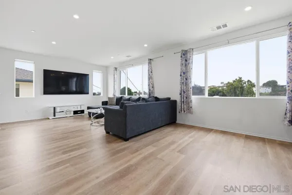 $880,000 | 5270 San Bernardo Terrace, San Diego, CA 92114