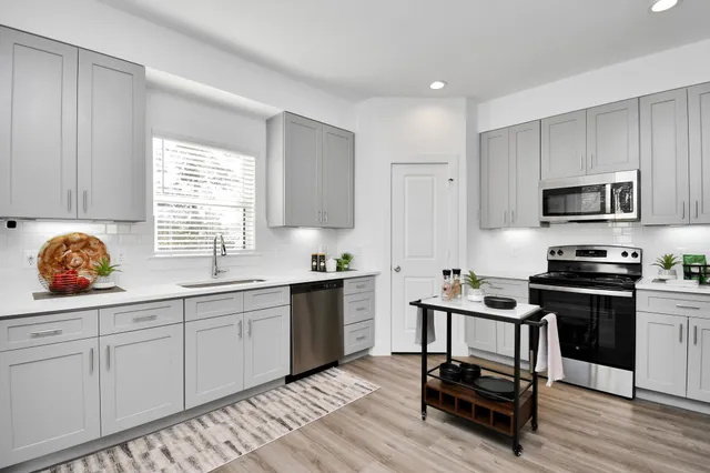 $1,895 | 2006 Laverne Willow Lane, Unit A, Houston, TX 77080