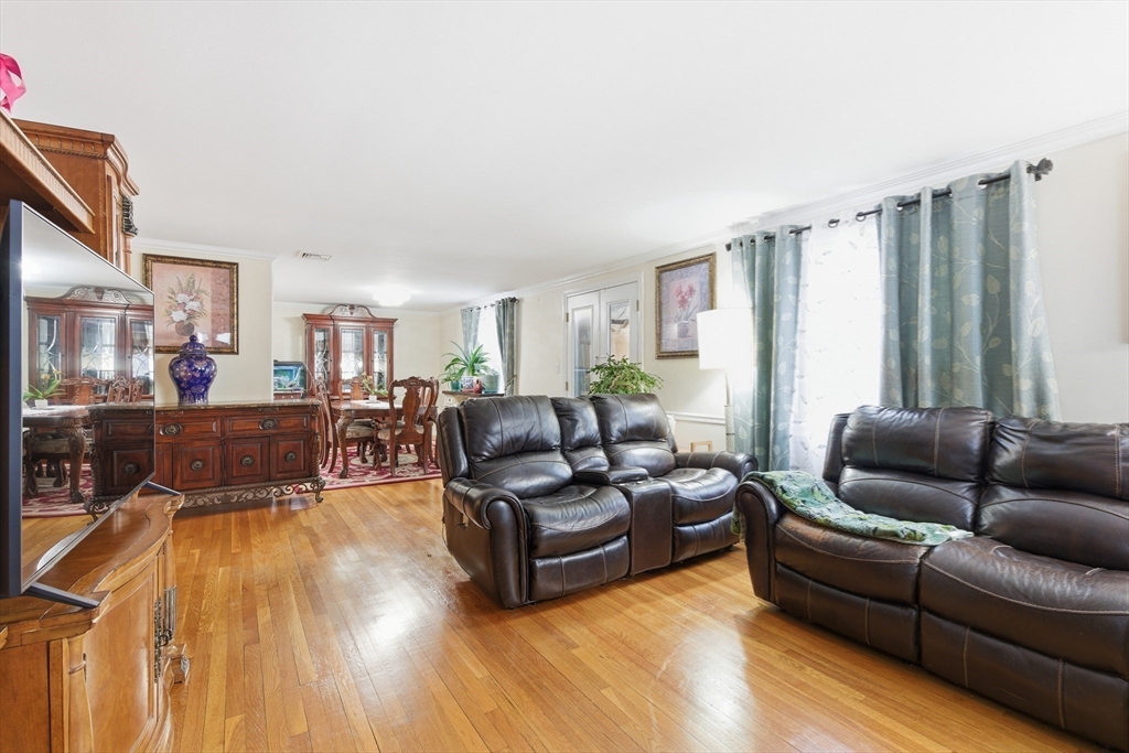 560 Worcester Street Wellesley, MA 02481 - Photo 9 of 42