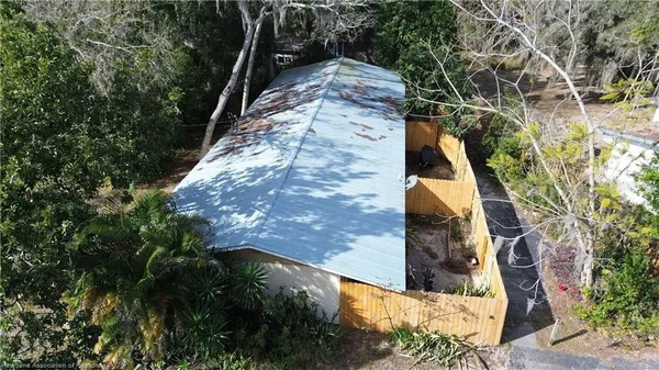 a view of an outdoor space
