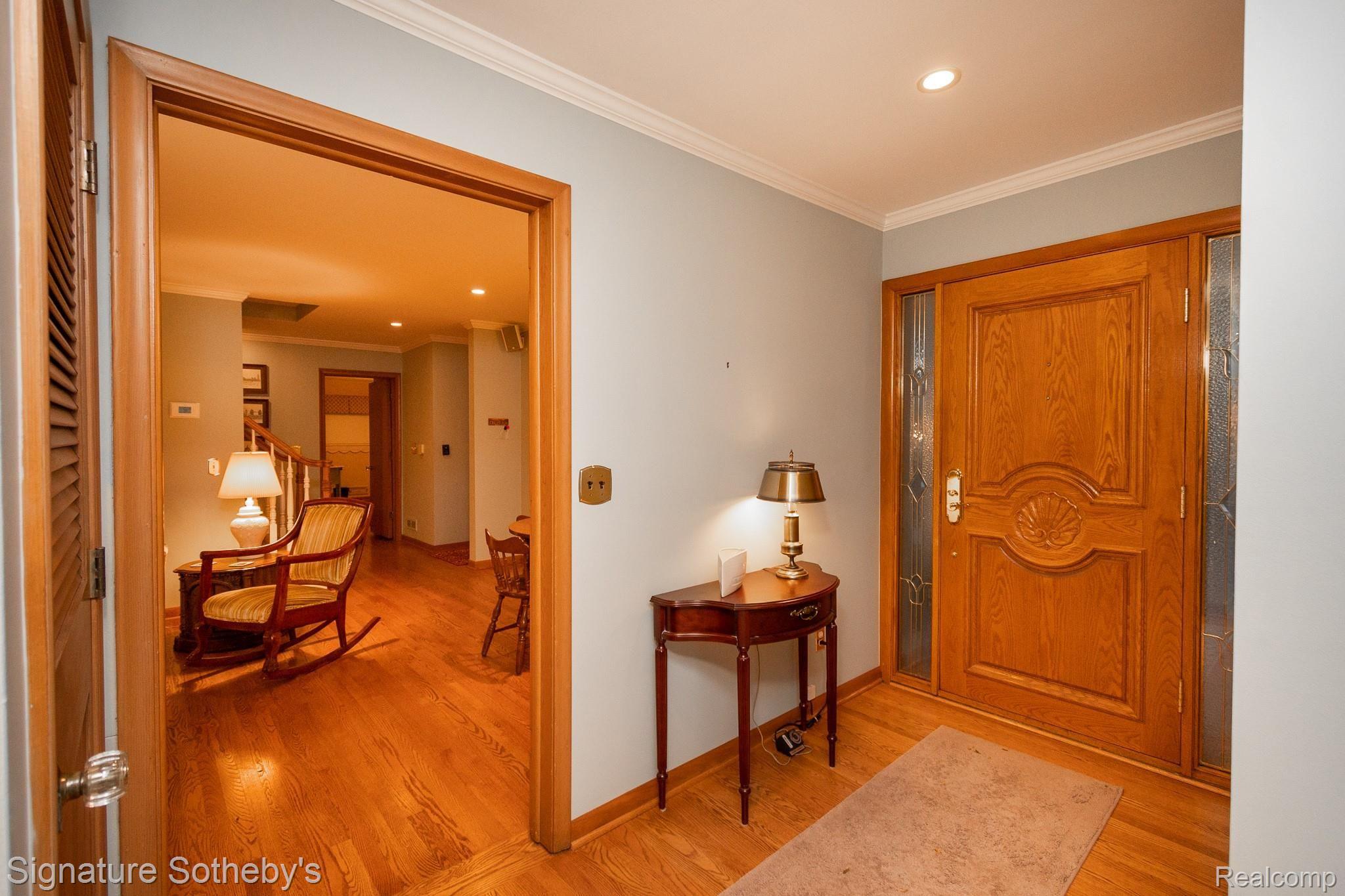 577 Thorntree Road Grosse Pointe, MI 48236 - Photo 8 of 40 DSC_0761.jpg