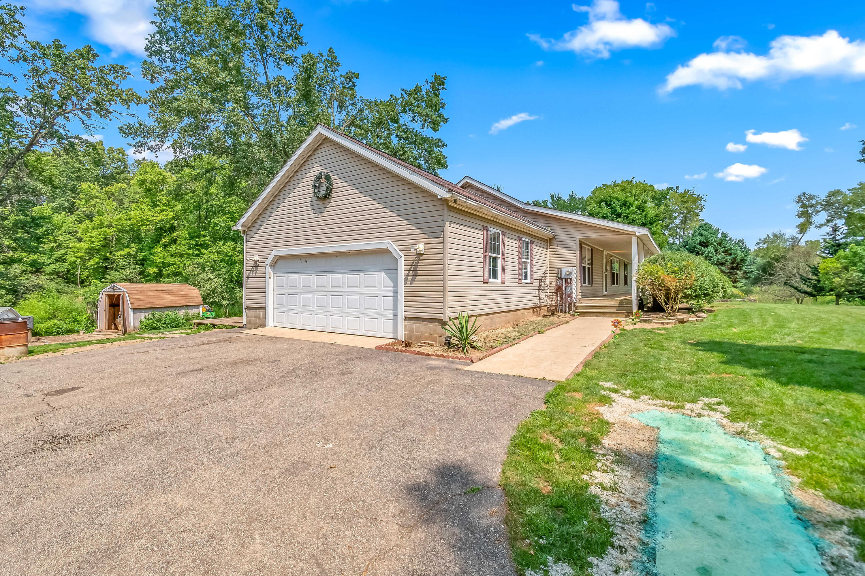 7578 Greenwood Road Jackson, MI 49201 - Photo 4 of 41 19