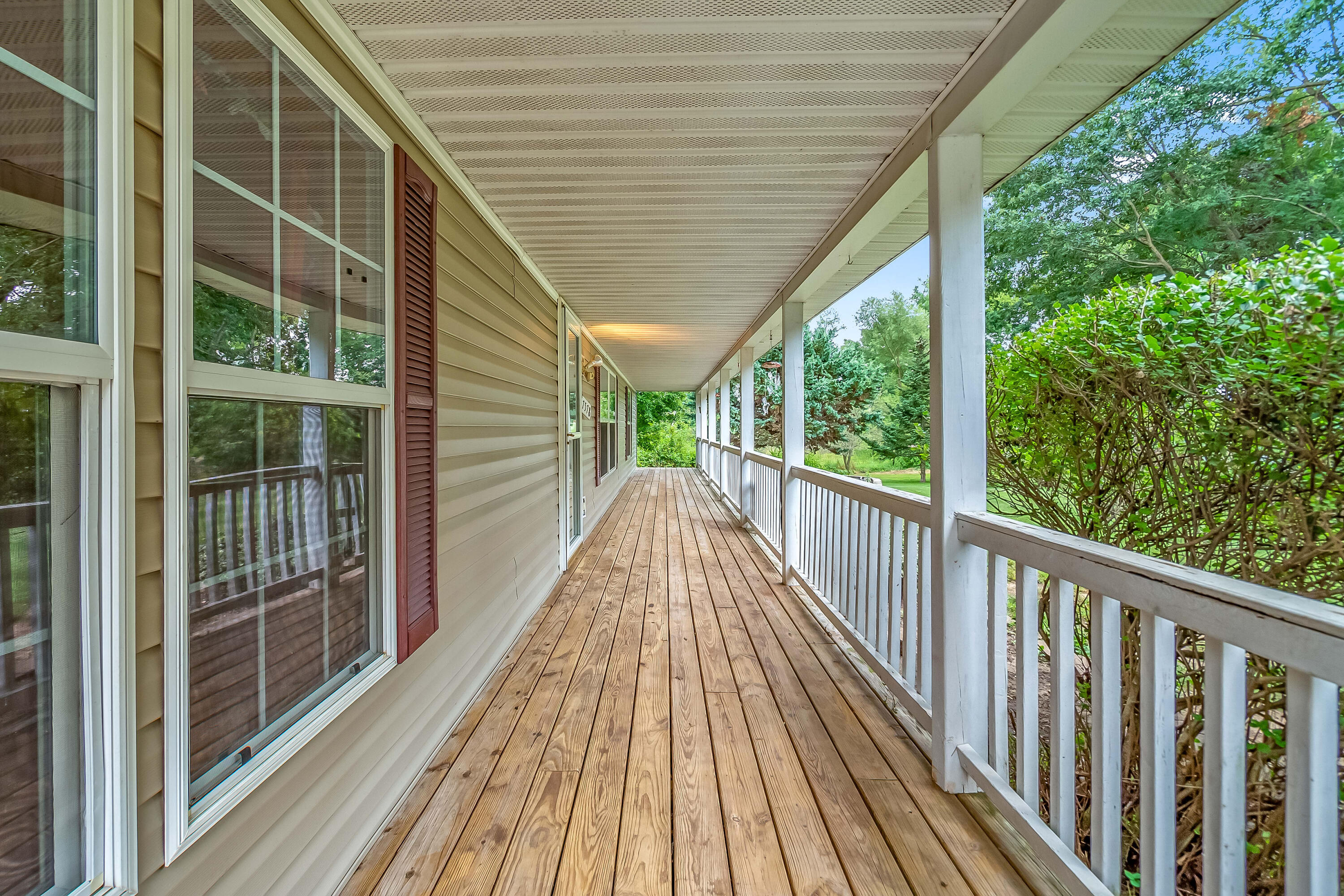 7578 Greenwood Road Jackson, MI 49201 - Photo 5 of 41 25