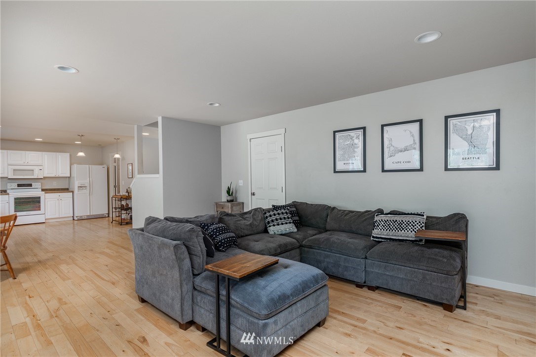 5273 Wellspring Road Mount Vernon, WA 98273 - Photo 4 of 32 Gallery Image 4