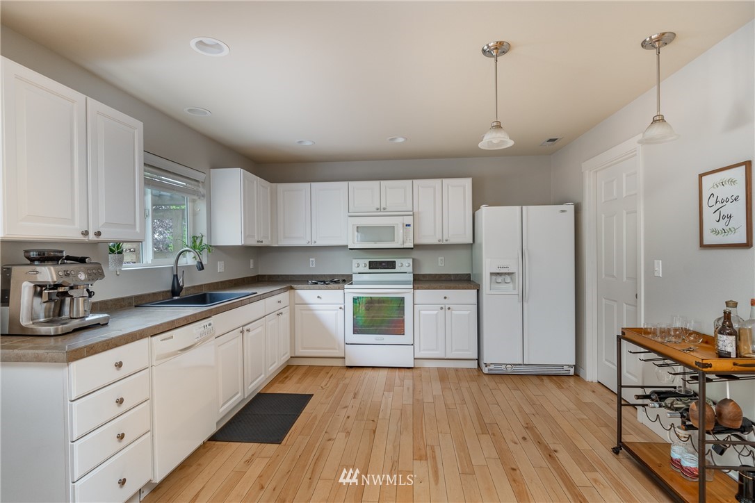 5273 Wellspring Road Mount Vernon, WA 98273 - Photo 8 of 32 Gallery Image 8