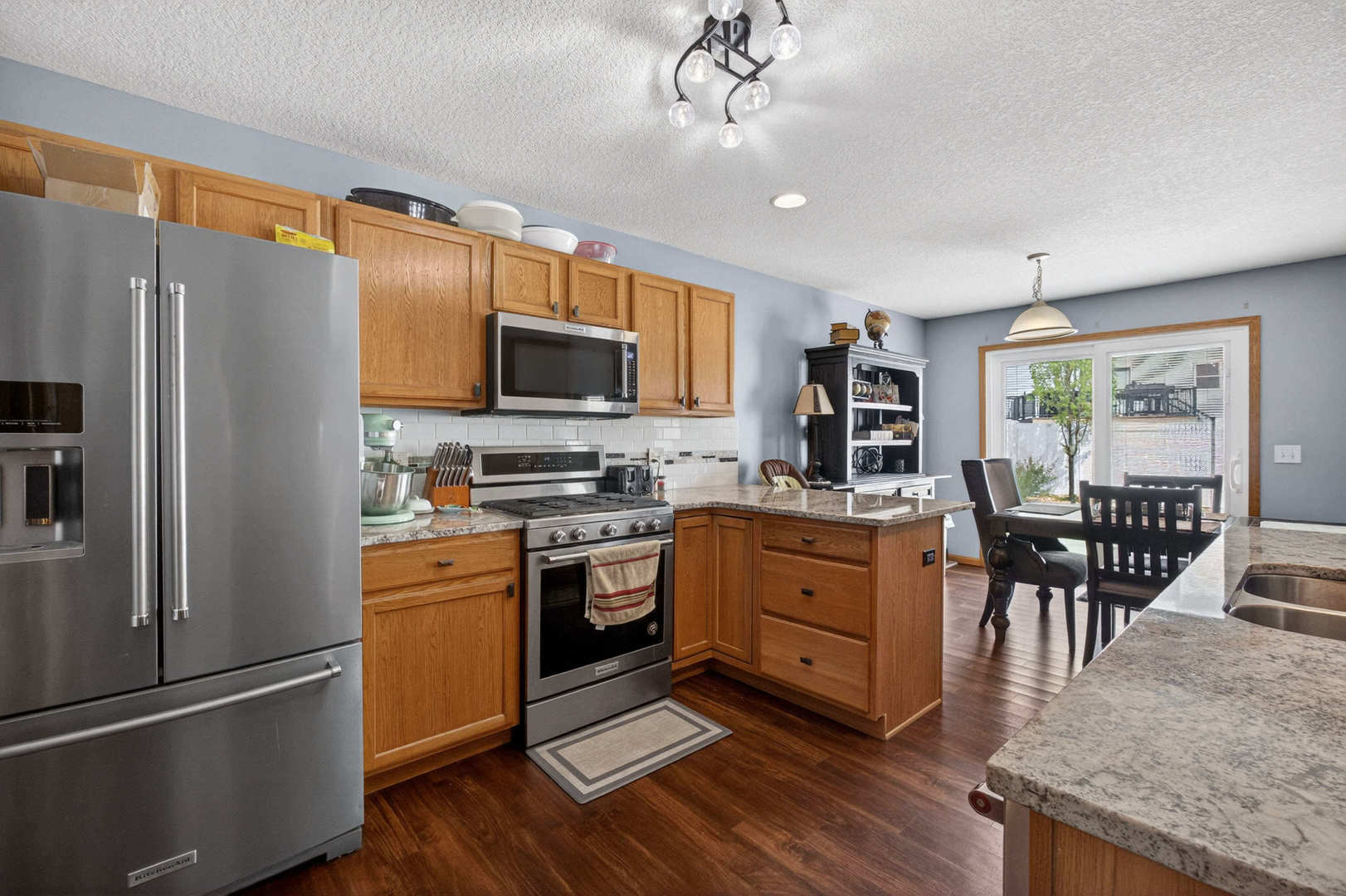 5317 Hillandale Road Davenport, IA 52806 - Photo 12 of 32