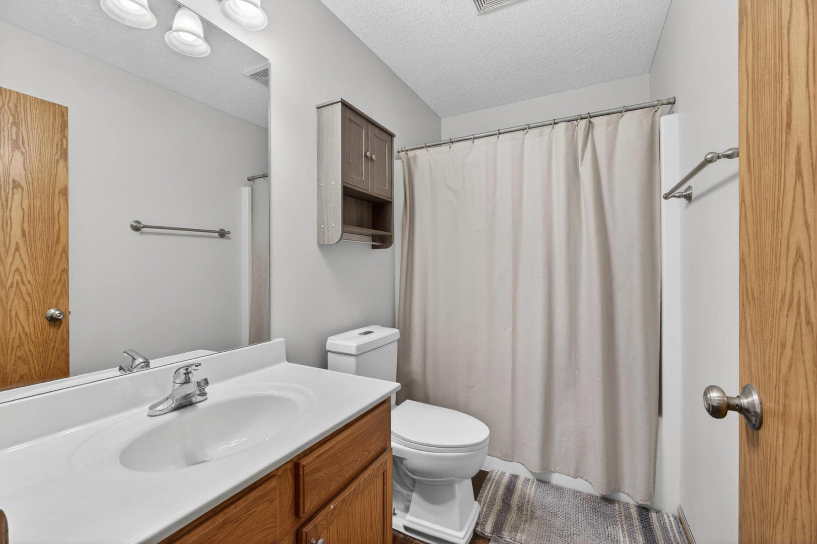 5317 Hillandale Road Davenport, IA 52806 - Photo 16 of 32