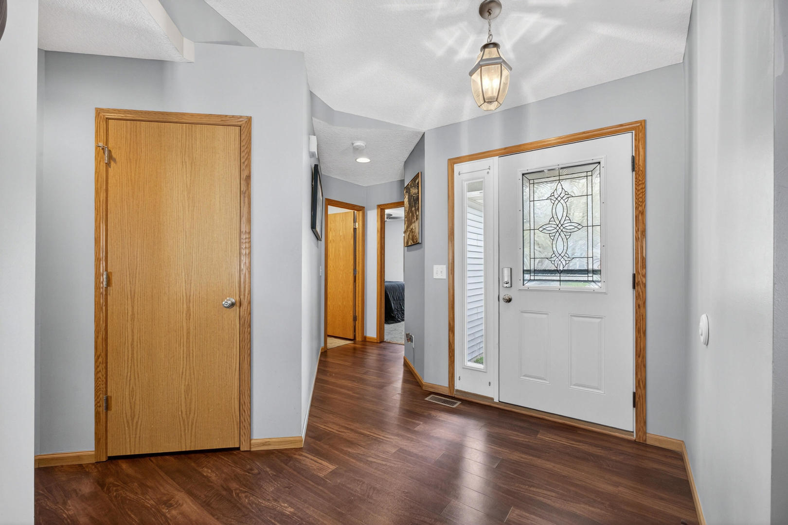 5317 Hillandale Road Davenport, IA 52806 - Photo 3 of 32