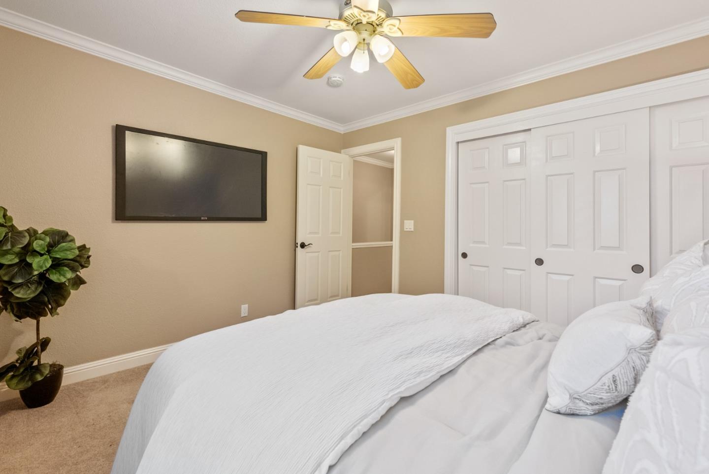 1555 Hecker Pass Road, Unit A104 Gilroy, CA 95020 - Photo 17 of 27 Gallery Image 17
