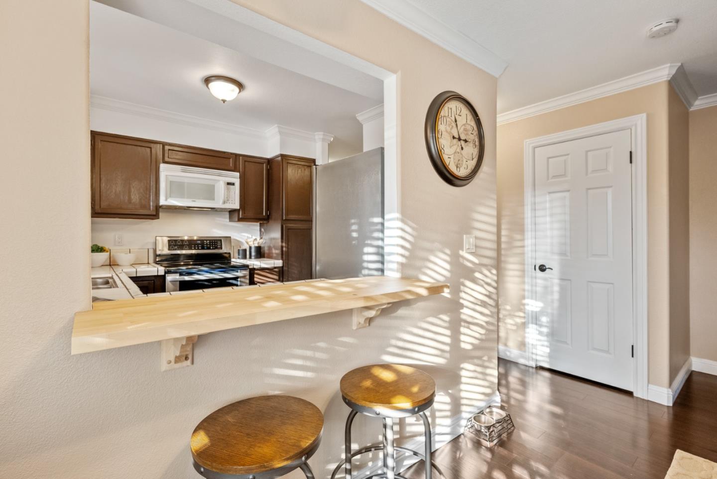 1555 Hecker Pass Road, Unit A104 Gilroy, CA 95020 - Photo 6 of 27 Gallery Image 6