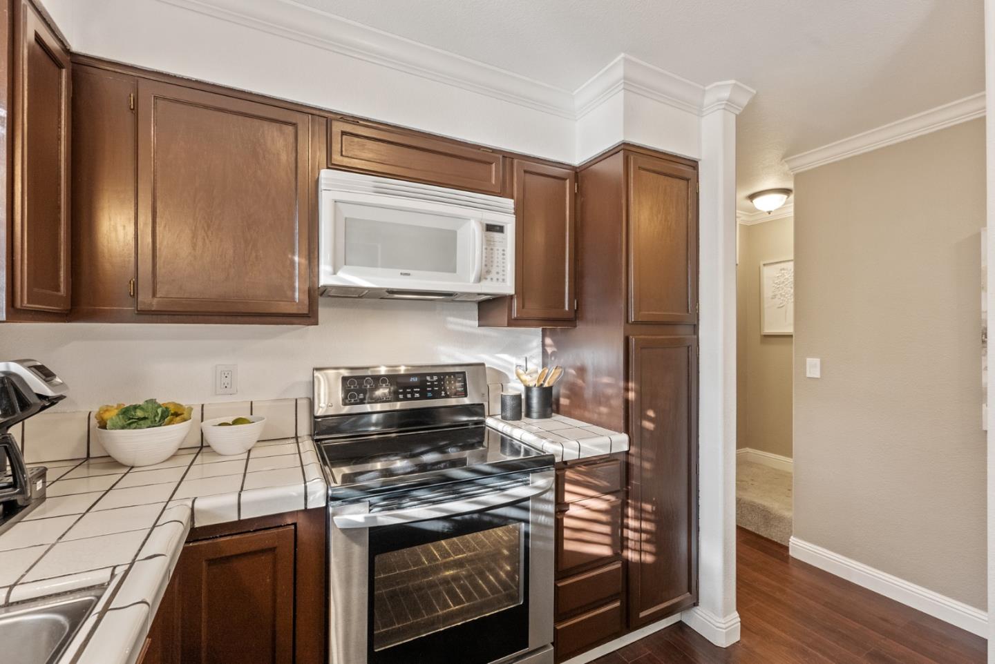 1555 Hecker Pass Road, Unit A104 Gilroy, CA 95020 - Photo 8 of 27 Gallery Image 8