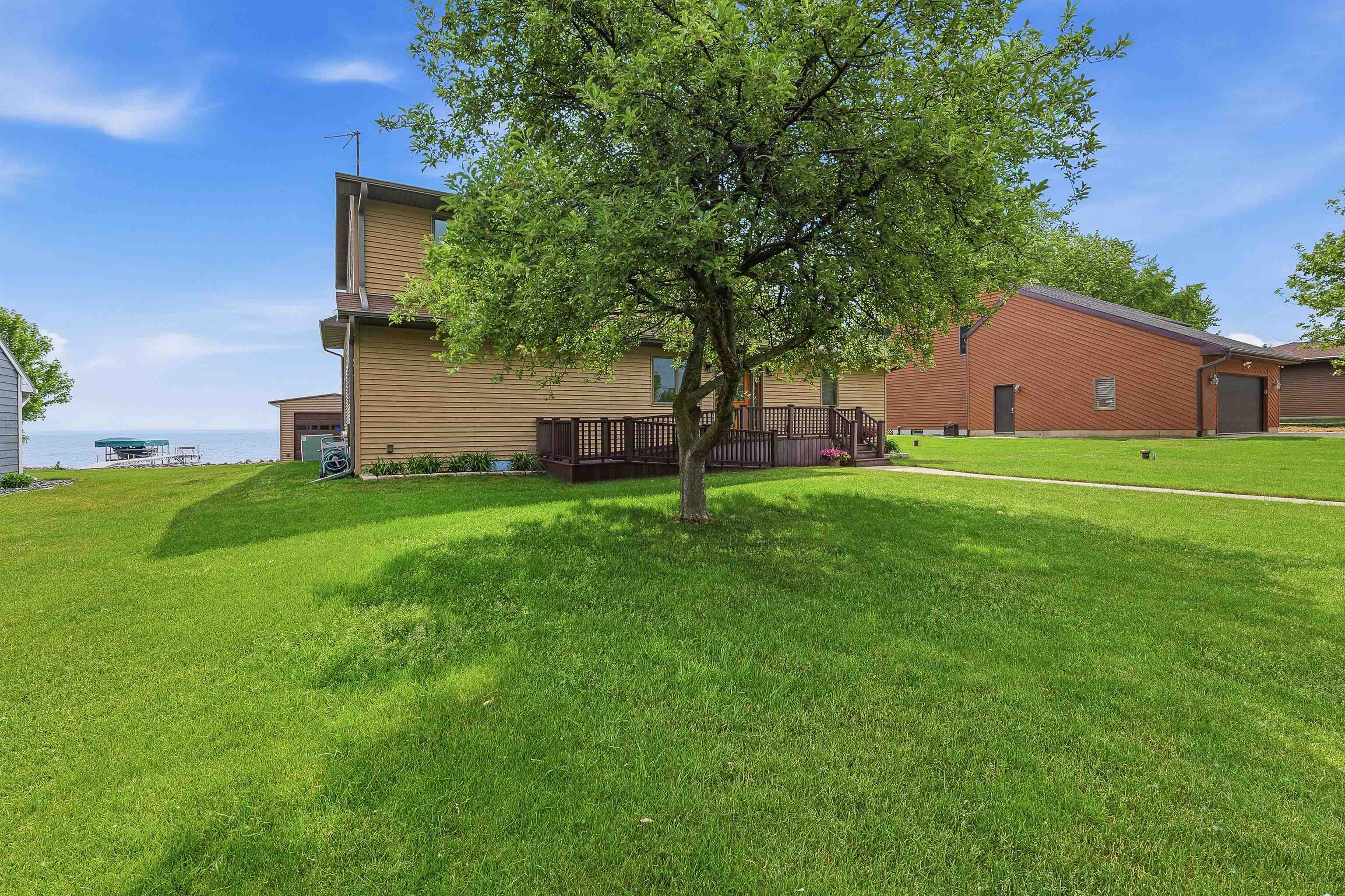 6322 Black Wolf Point Road Oshkosh, WI 54902 - Photo 39 of 46