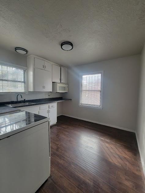 5318 Chennault Road Houston, TX 77033 - Photo 7 of 15