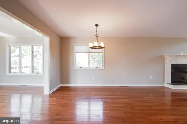 a bathroom with a bath tub