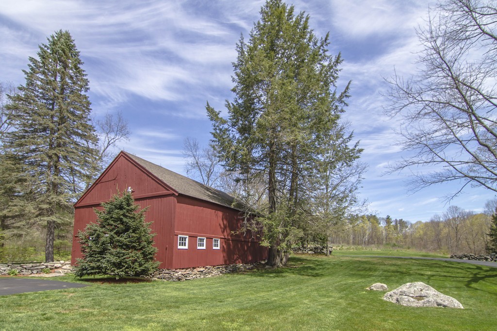 170 Oakham Road North Brookfield, MA 01535 - Photo 2 of 30 Gallery Image 2