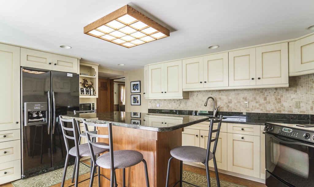 170 Oakham Road North Brookfield, MA 01535 - Photo 3 of 30 Gallery Image 3