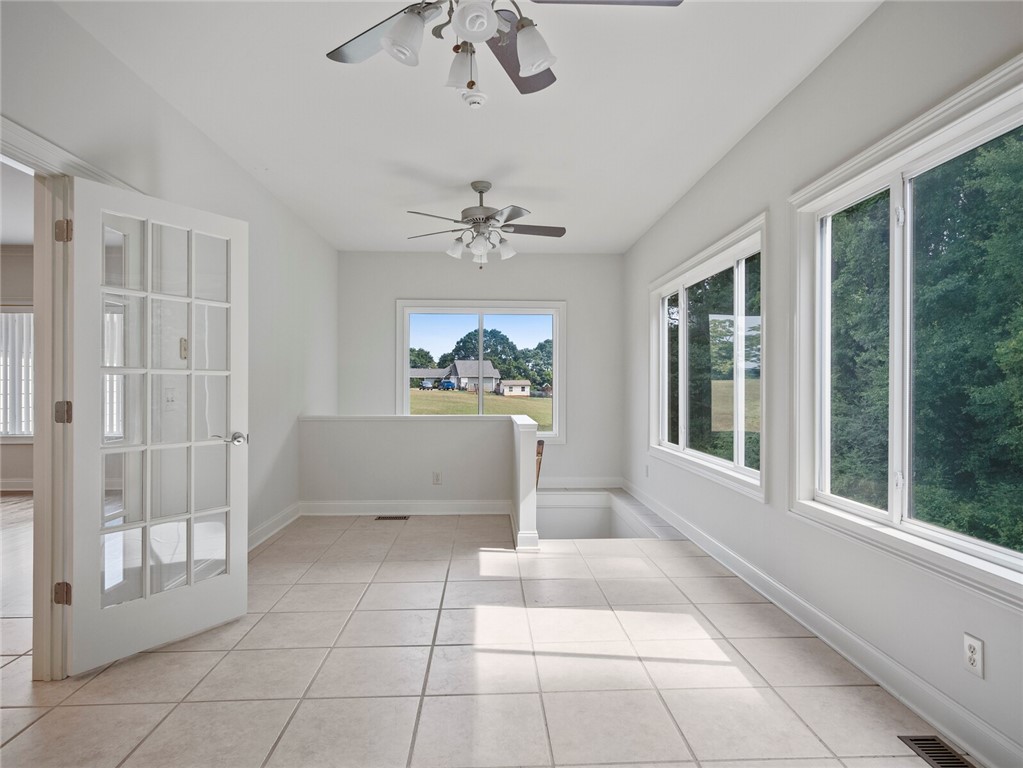 130 Thompson Road Pendleton, SC 29670 - Photo 12 of 34 Breakfast Room