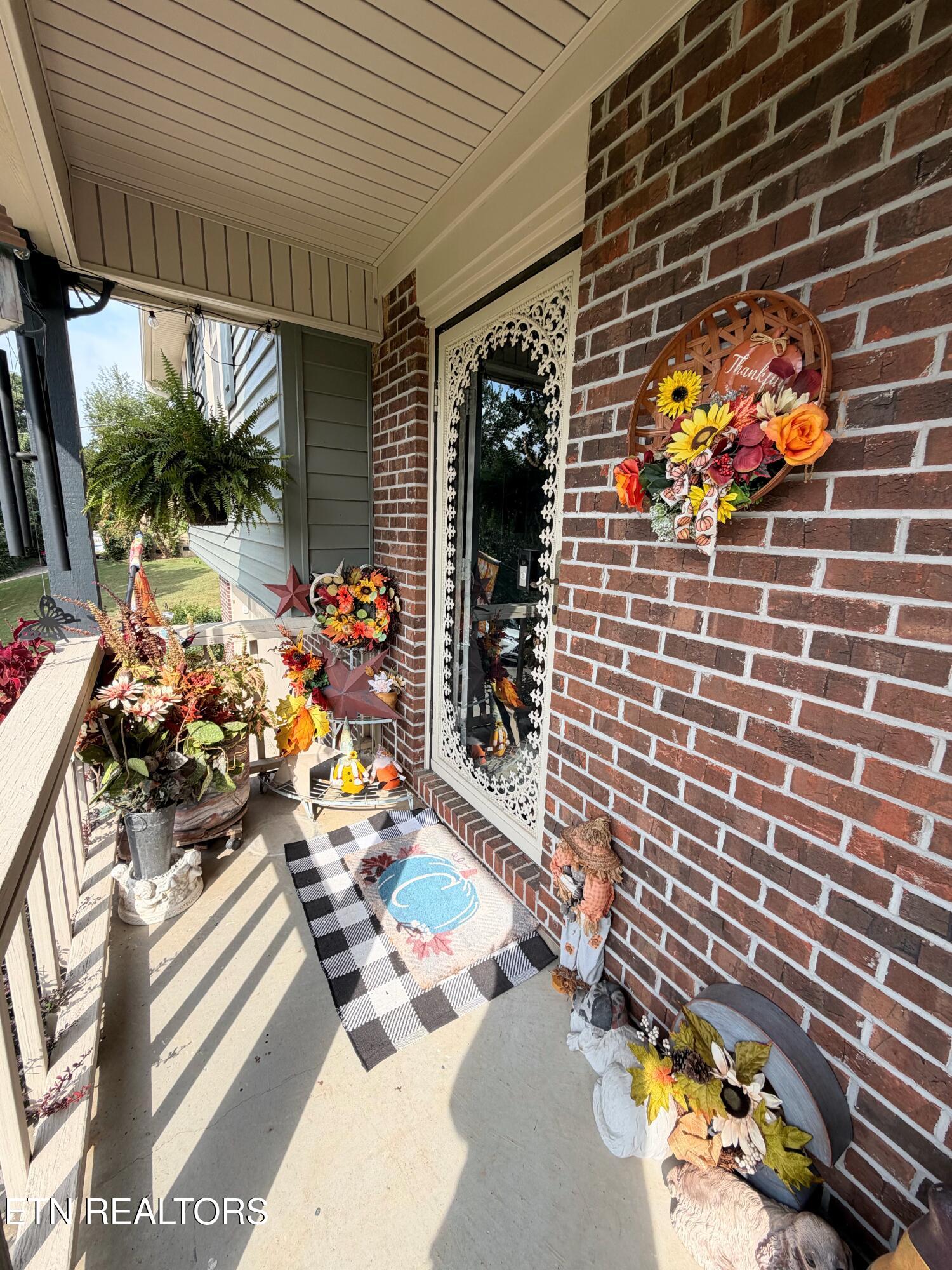 195 Booker Road Maynardville, TN 37807 - Photo 2 of 20 Front Porch