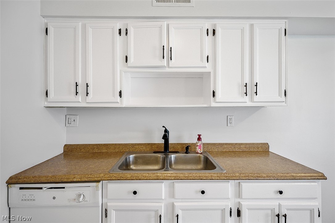 17416 Sheldon Road, Unit 44D Brook Park, OH 44142 - Photo 10 of 22