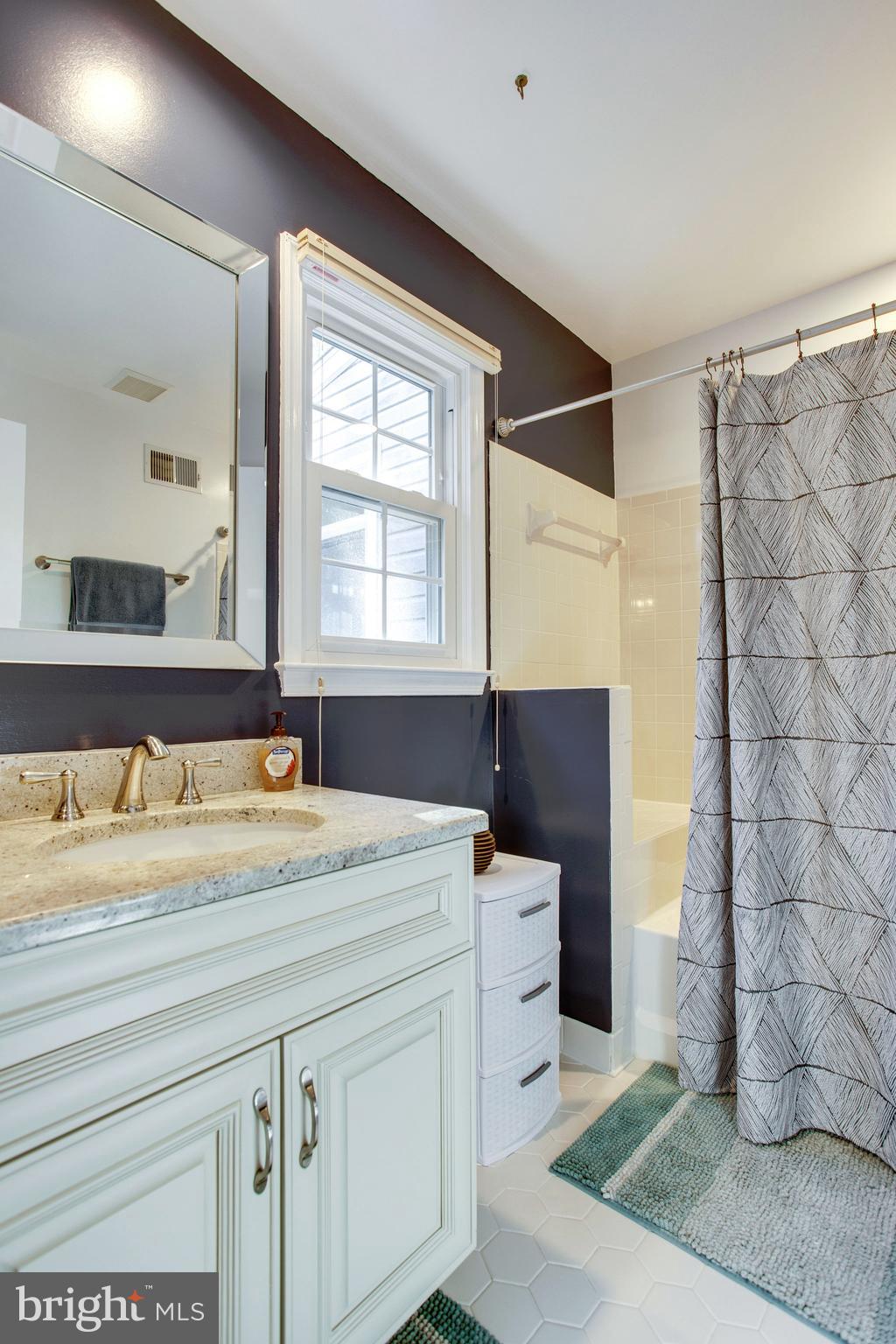 2719 Deer Ridge Drive Silver Spring, MD 20904 - Photo 23 of 42 Mater bathroom