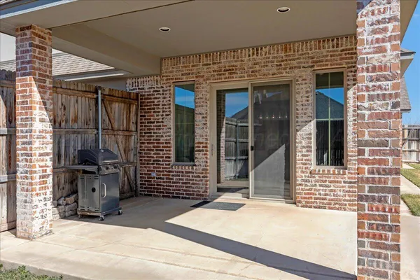 a view of entryway door of the house