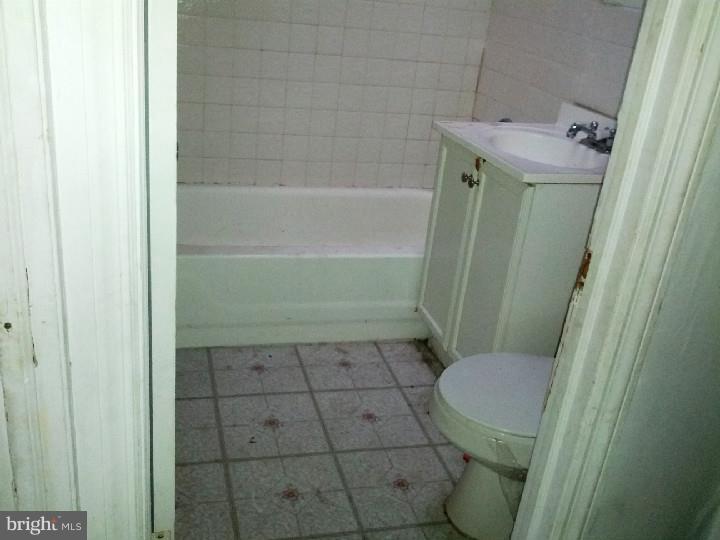 1042 South Merrimac Road Camden, NJ 08104 - Photo 14 of 18