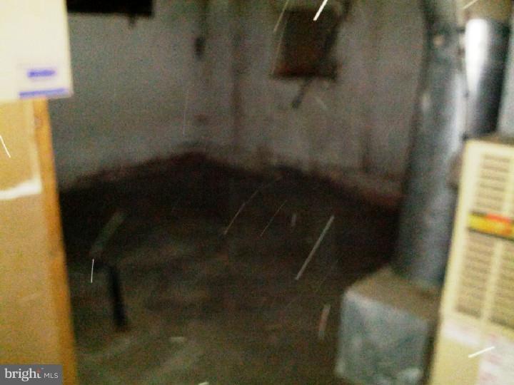 1042 South Merrimac Road Camden, NJ 08104 - Photo 5 of 18