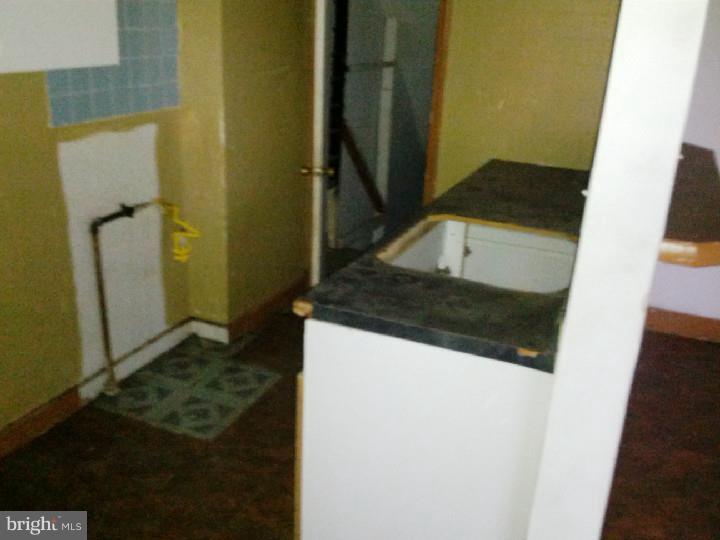 1042 South Merrimac Road Camden, NJ 08104 - Photo 8 of 18