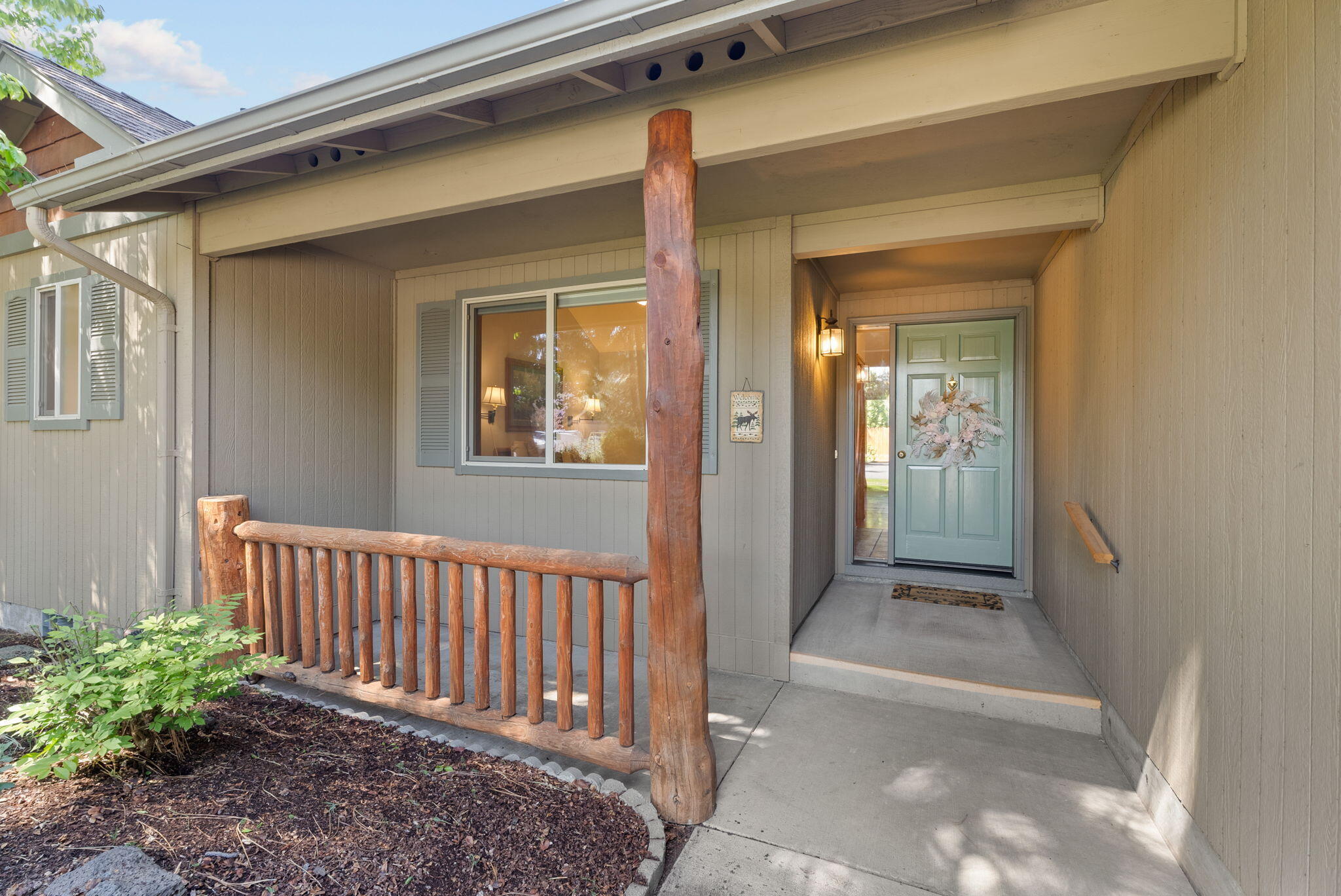 19910 Quail Pine Loop Bend, OR 97702 - Photo 3 of 34 5-web-or-mls-Riley Visuals-5