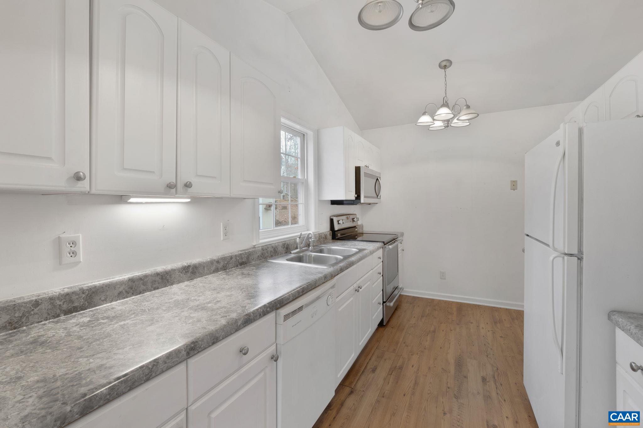 6 Pinehurst Road Palmyra, VA 22963 - Photo 13 of 34