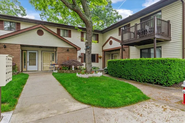 $344,000 | 615 Broadway, Unit 85, Amityville, NY 11701